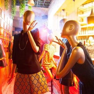 O1CN01RT7Fw61eBZ63YtT7S_2215866743833-0-cib.310x310.jpg High-End Tabletop Mannequin - Clothing Store Window Prop