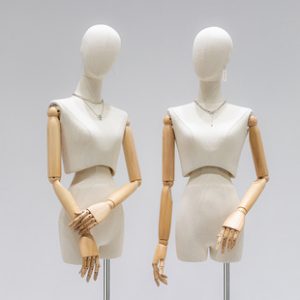 O1CN01XWQZQG1oWlNOCmCrl_2213992875233-0-cib.310x310.jpg High-End Half-Length Female Mannequin - Women’s Store Window Shelf