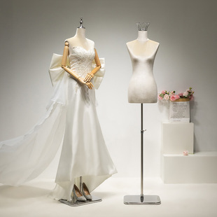 O1CN01oanzkt1X95kKTtRWh_2220254502880-0-cib.310x310.jpg Xiuhe Dress Mannequin - Wedding Dress Store Special Half-Length Window Rack